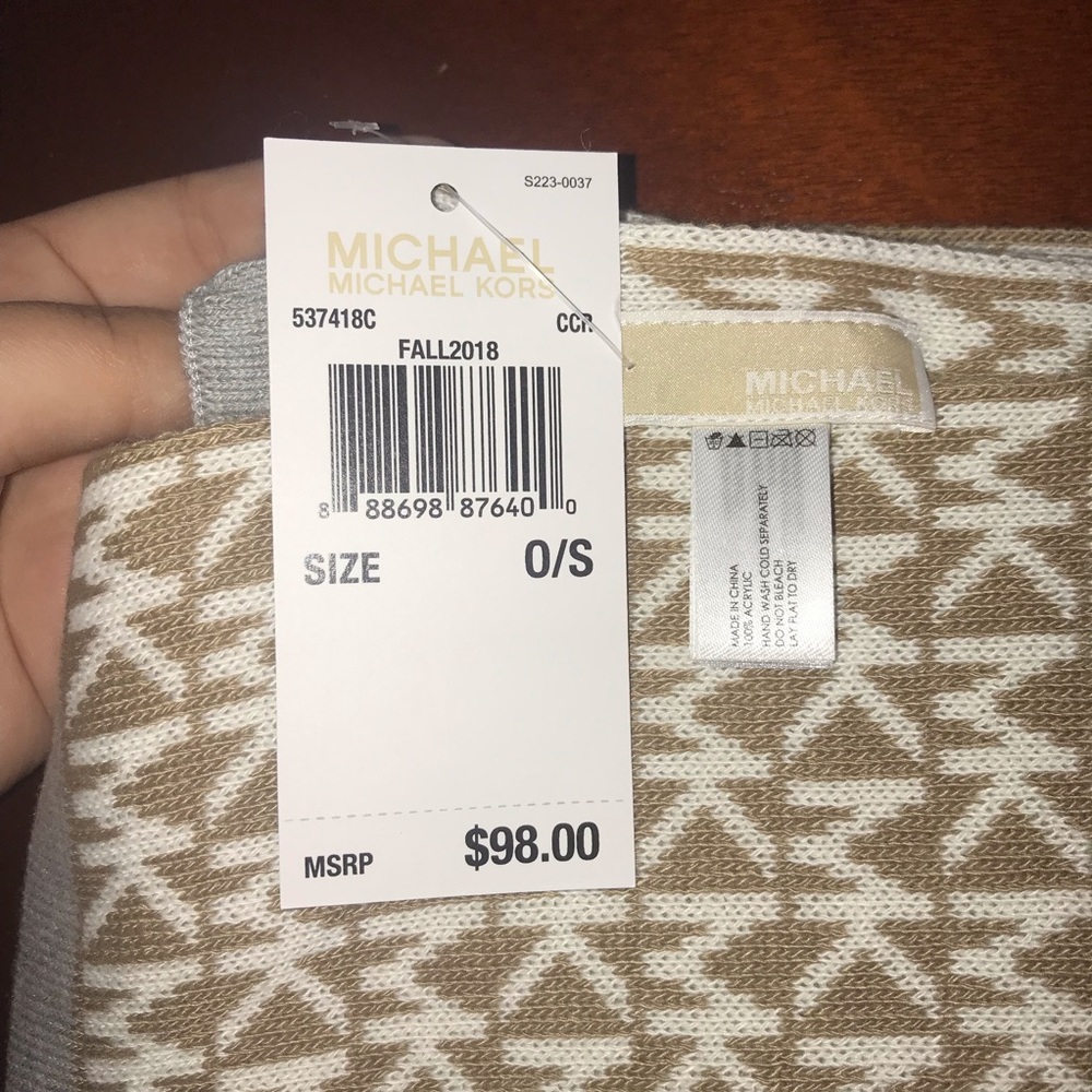 Michael Kors Scarf and Hat Set - Picture 2 of 2
